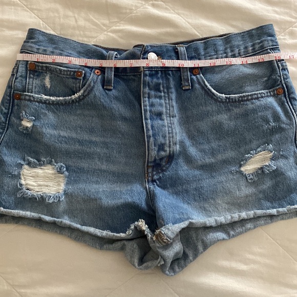 Madewell relaxed fit denim shorts size 28 (runs a little big-see measurements) - Picture 4 of 6